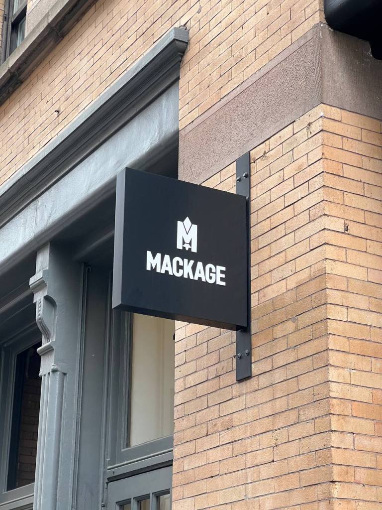 custom blade signs new york